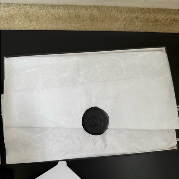 Chanel Box with a White and Black Gift Card - Picture 4 of 6